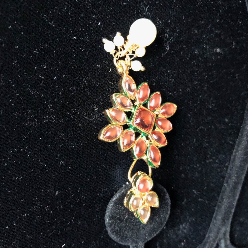 - Stunning Kundan earrings from India